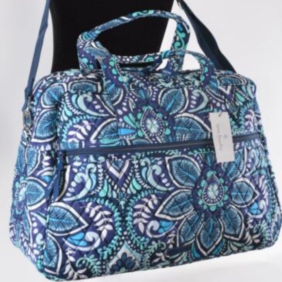 ❗️HOLIDAY SALE - FIRM❗️ NWT Vera Bradley traveler blue island medallion - Picture 2 of 7